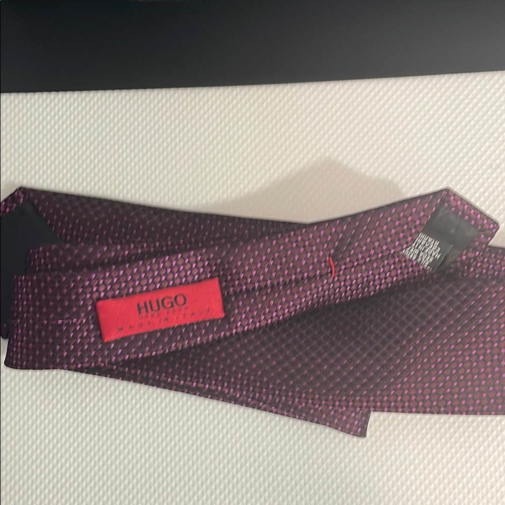 Hugo Boss Tie made in Italy Elegant Purple Tie ( width 2 3/4,length 59 inches)